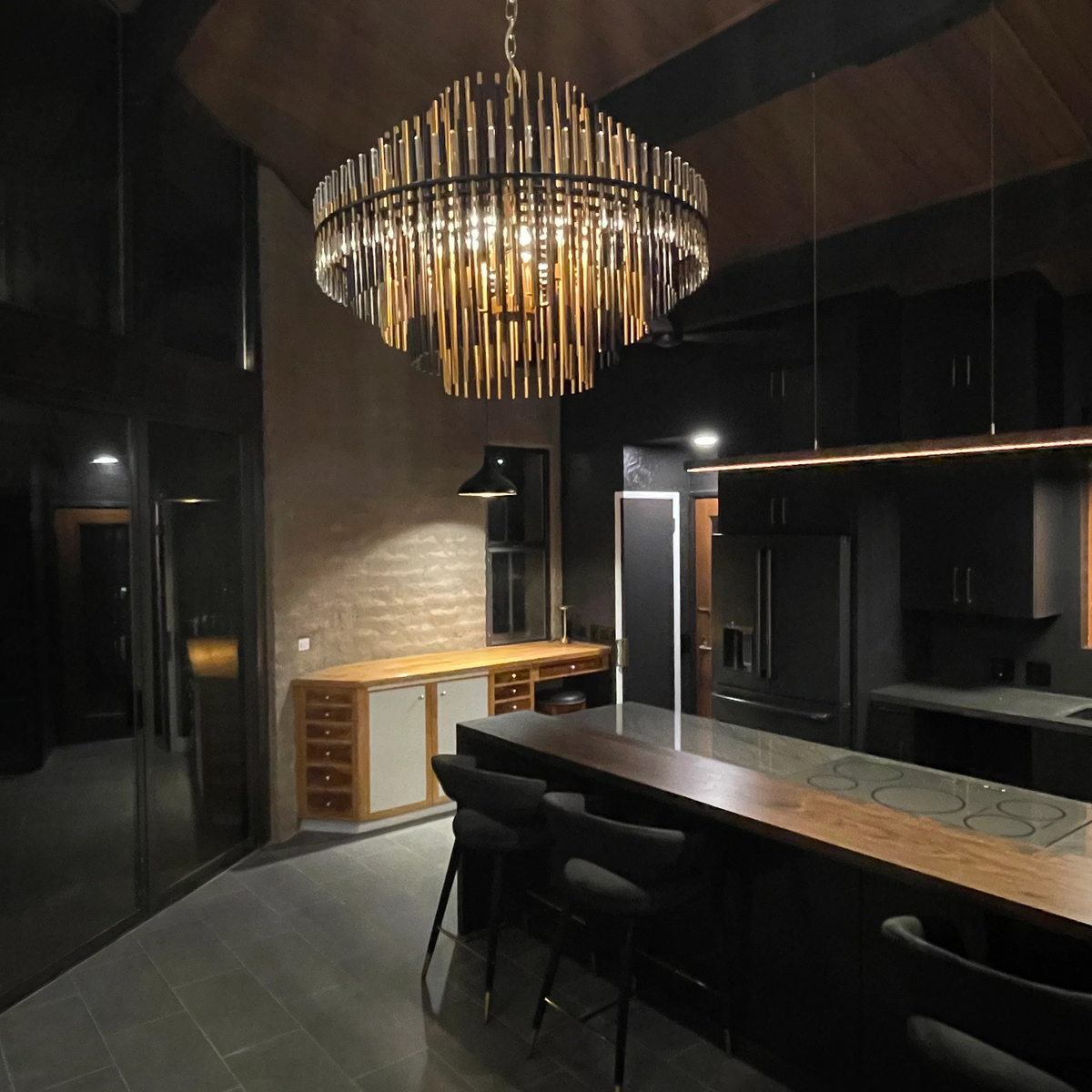 Auro Series Metal Chandelier For Living Room Dinning Room Bedroom