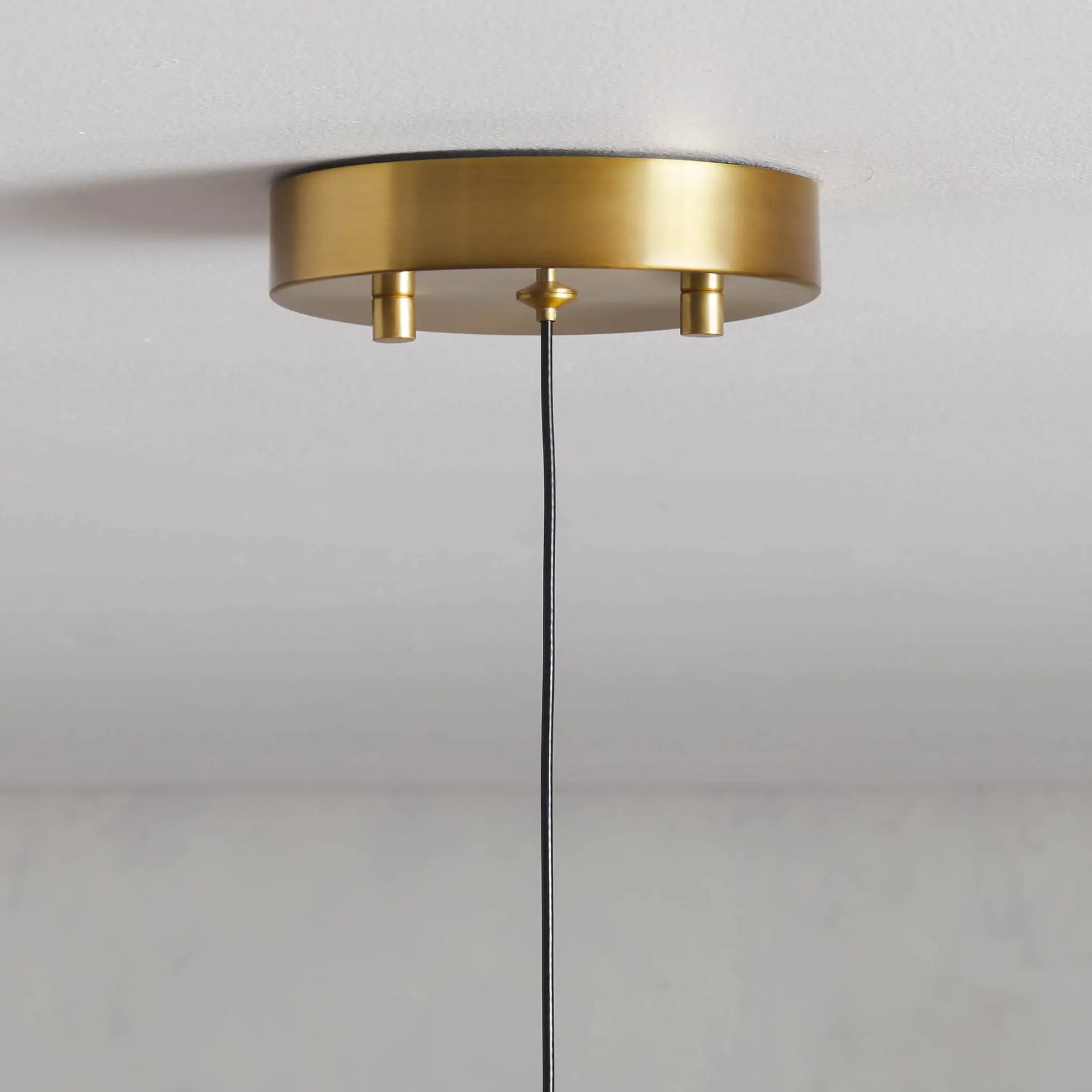 SOLITAIRE MODERN PENDANT 13"H