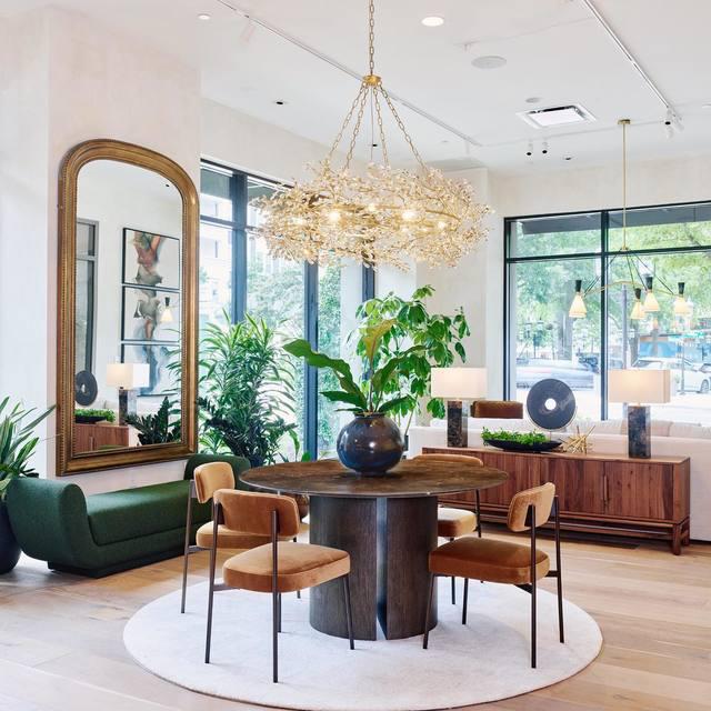 Fiore Crown Chandelier 39" 48" 60“