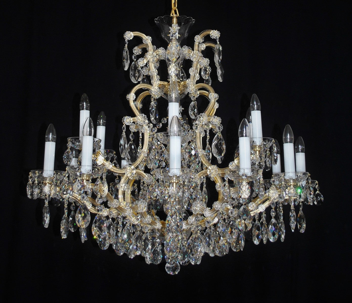 18-flame high Maria Theresa crystal chandelier with crystal almonds I.