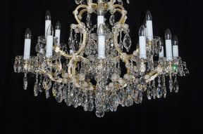 18-flame high Maria Theresa crystal chandelier with crystal almonds I.