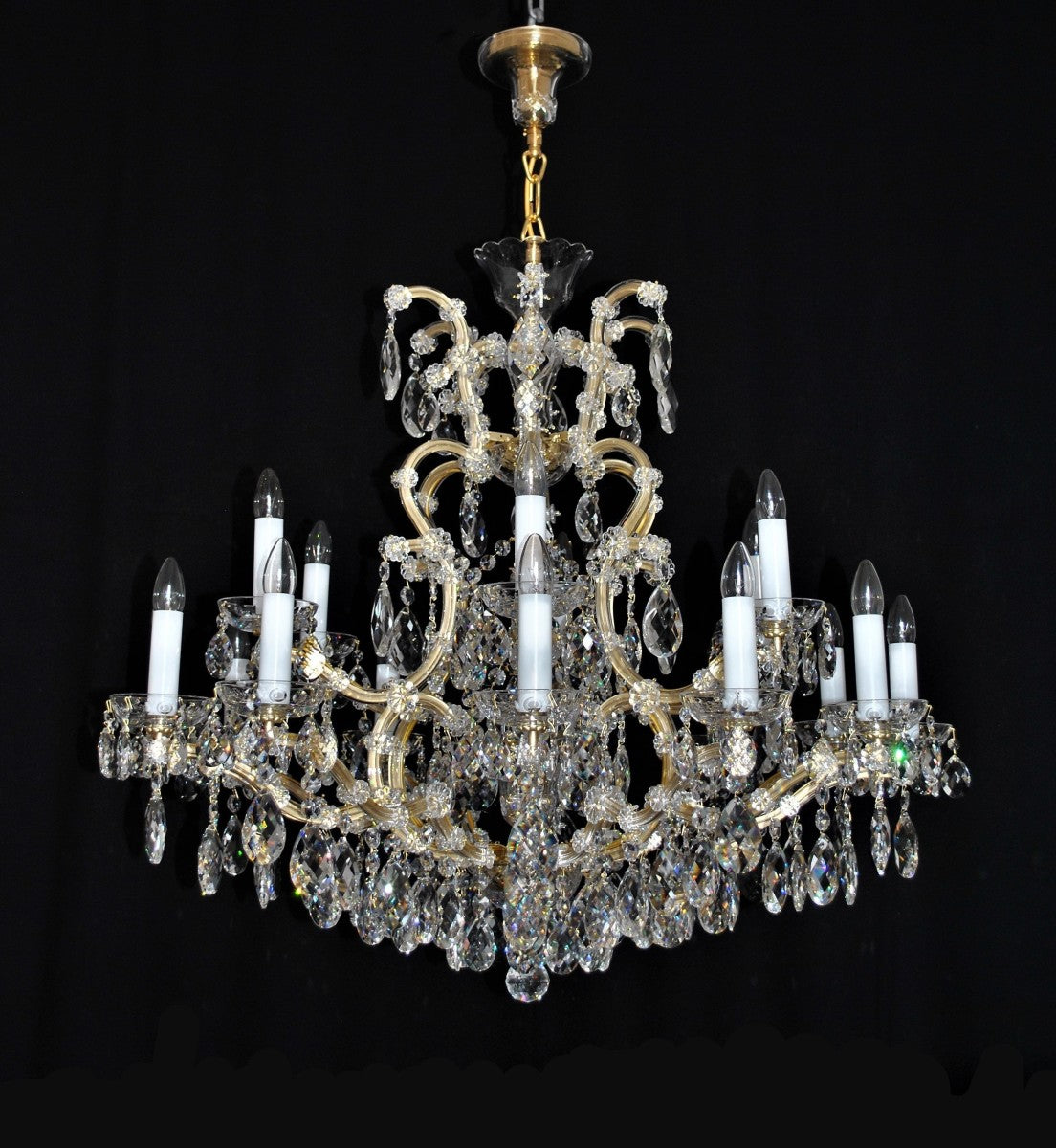 18-flame high Maria Theresa crystal chandelier with crystal almonds I.