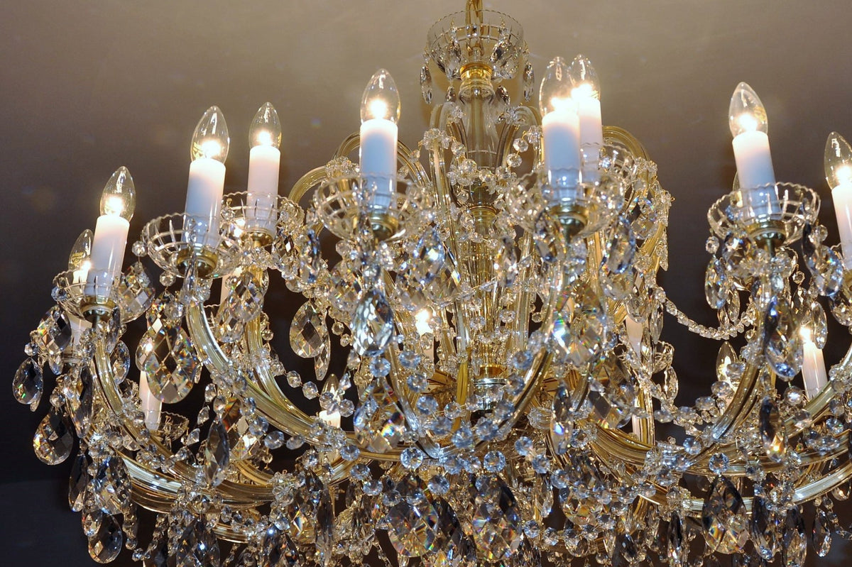 24-flame Maria Theresa crystal chandelier with the square hand-cut