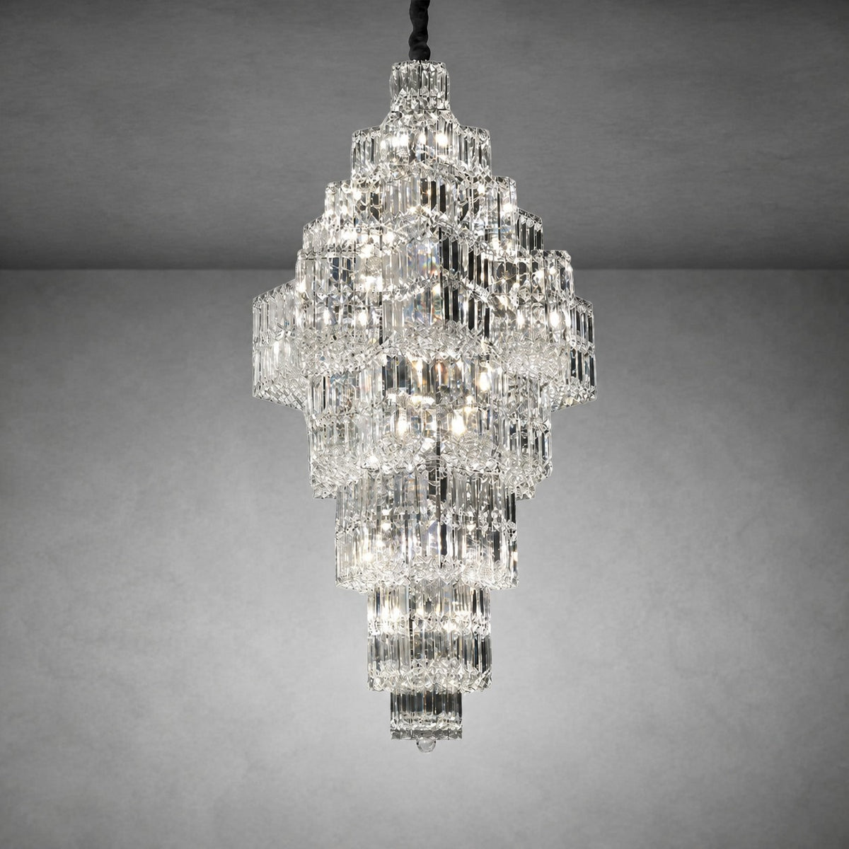 Universo Crystal Halo Chandelier