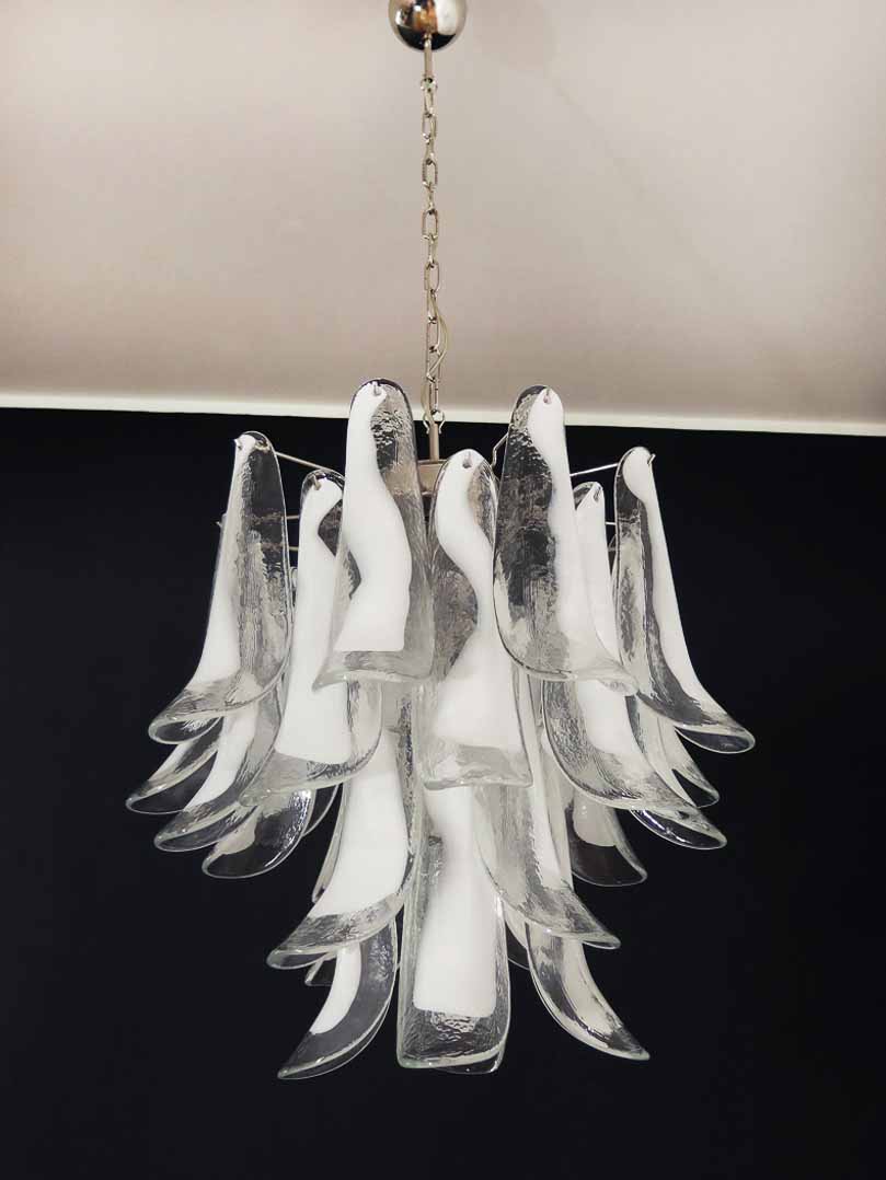 Murano Chandelier â€?26 petals â€?White