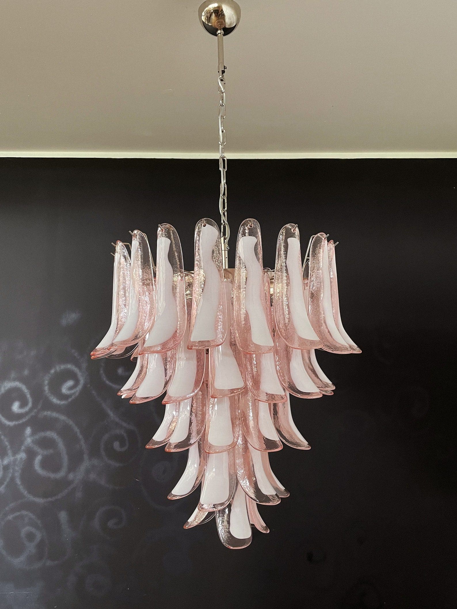 Murano Chandelier â€?52 petals â€?Pink