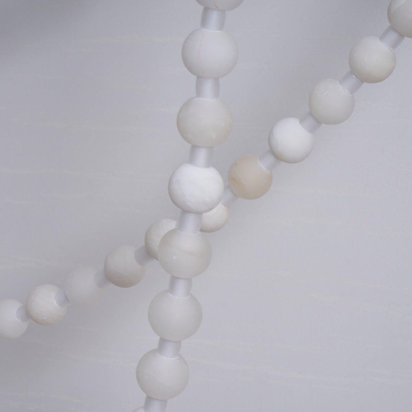 Alabaster Pearl Necklace Chandelier - Total Length 100cm / L 39.4″Gold & WhiteMerlinlamps