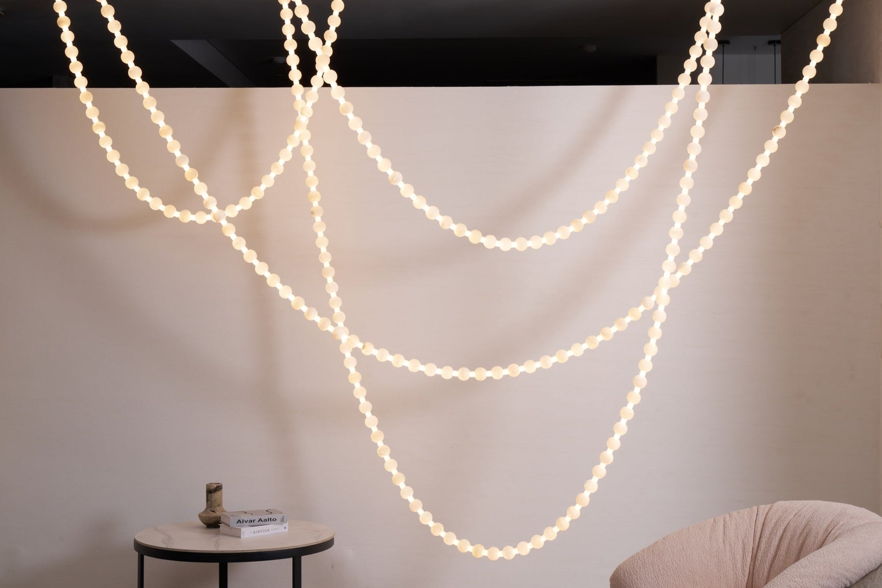 Alabaster Pearl Necklace Chandelier - 4 - Strips L 145.7″ + 116.9″ + 220.5″ + 244.9″Gold & WhiteMerlinlamps