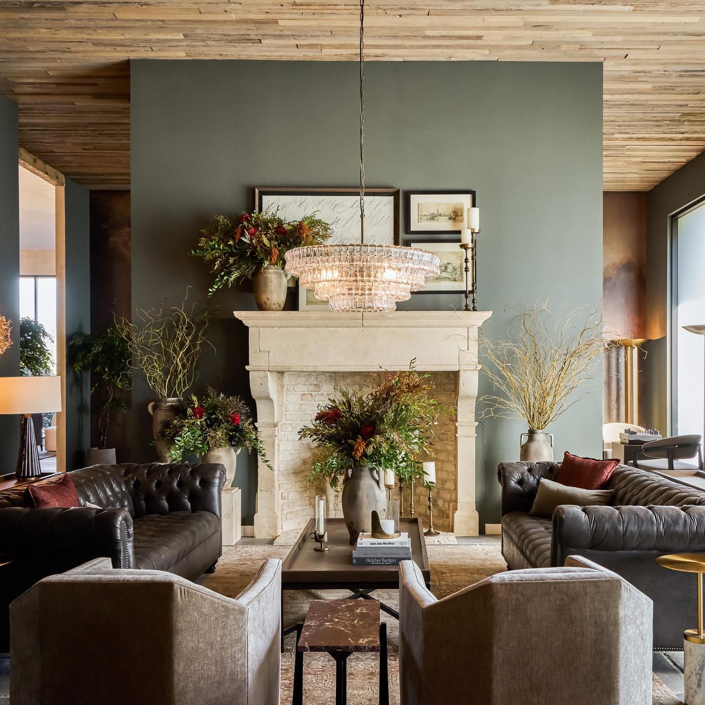 Ghiaccio Round Glass Chandelier