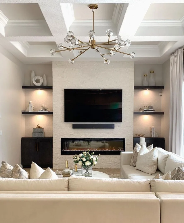 Kristal Modern Clear Crystal Round Chandelier Over Dining Table