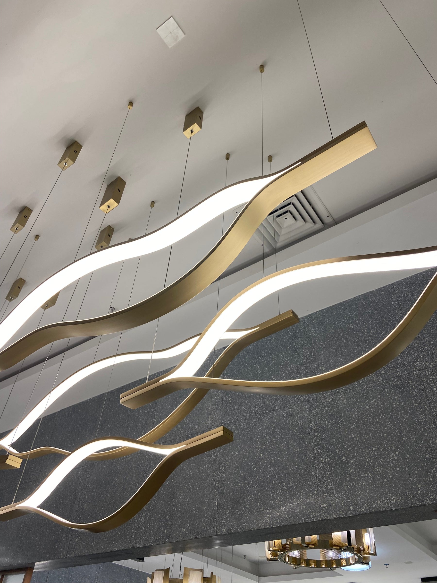 Modern Simple Brass Waving Chandelier for Living/Dining Room/Kitchen Island