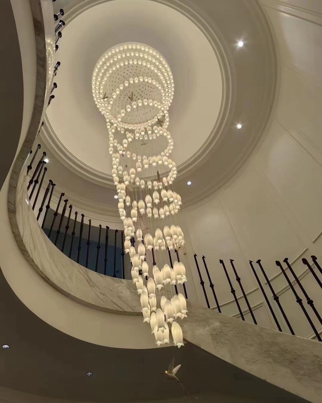 Modern White Ceramic Elegant Tulip Flower Chandelier For Foyer/Staircase