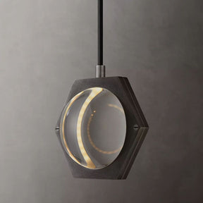 Eclatant Grand Pendant 7"