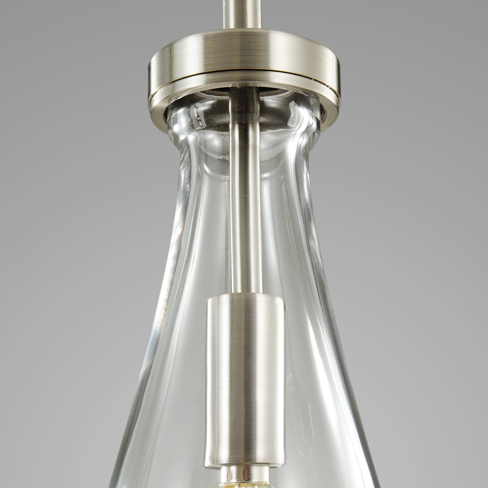 Raindrop round chandelier 8"(rod)
